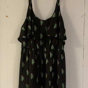 NWOT BLACK WITH CACTUS PRINT FLOUNCEY TOP